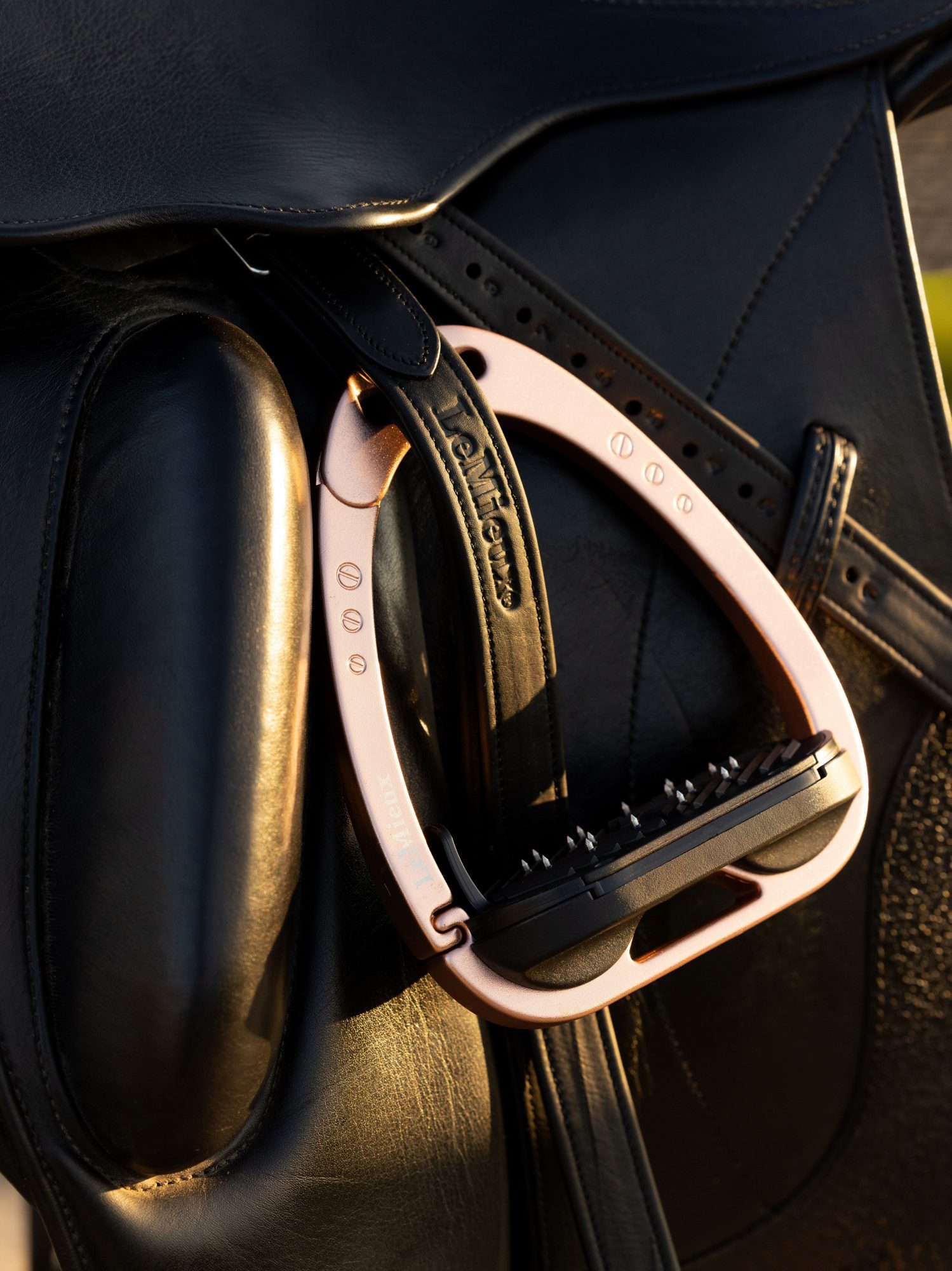LeMieux Vector Control Stirrup Stirrup Irons & Treads Unicorn Saddlery