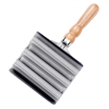 Lincoln Large Metal Curry Comb Lincoln Large Metal Curry Comb