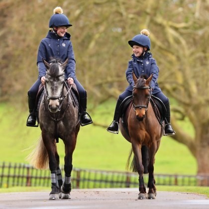 Shires Aubrion Team Hat Cover Shires Aubrion Team Hat Cover