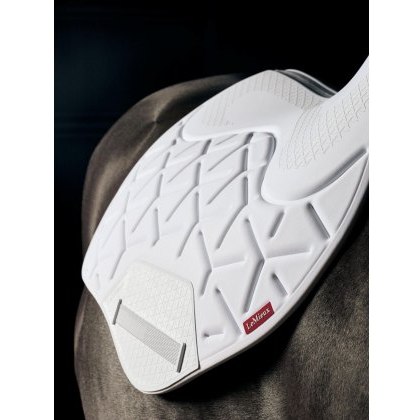 LeMieux ProForm Moulded Close Contact Pad - White LeMieux ProForm Moulded Close Contact Pad - White