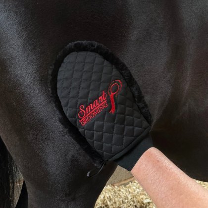 Smart Grooming Quilted Grooming Mitt - Black Smart Grooming Quilted Grooming Mitt - Black