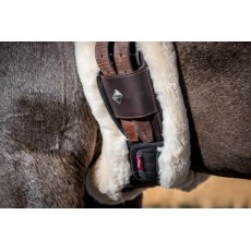 LeMieux Lambswool Anatomic Girth Cover