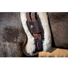 LeMieux Lambswool Anatomic Girth Cover LeMieux Lambswool Anatomic Girth Cover