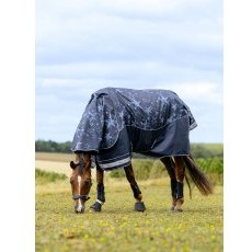 LeMieux Arika Star Turnout 200g - Navy LeMieux Arika Star Turnout 200g - Navy