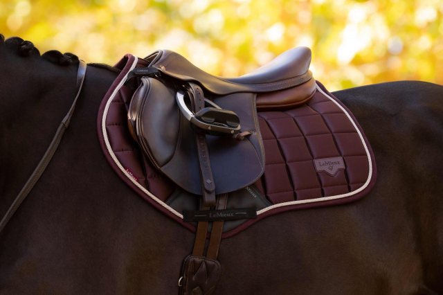 LeMieux LeMieux Loire Close Contact Square - Damson