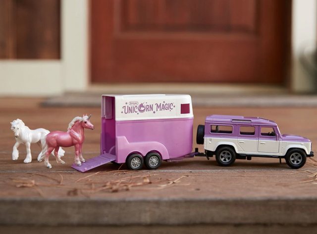 Breyer Unicorn Land Rover & Trailer