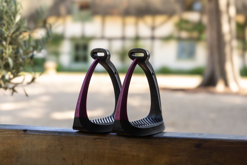 IT09337 lifestyle vectorflexstirruparms blackberry 2