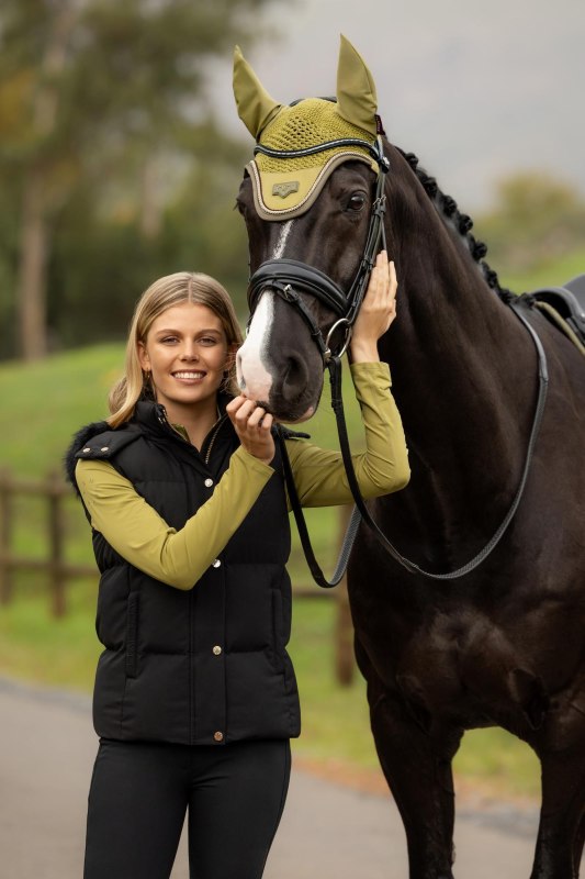 IT09380 lifestyle joannahoodedgilet black 06