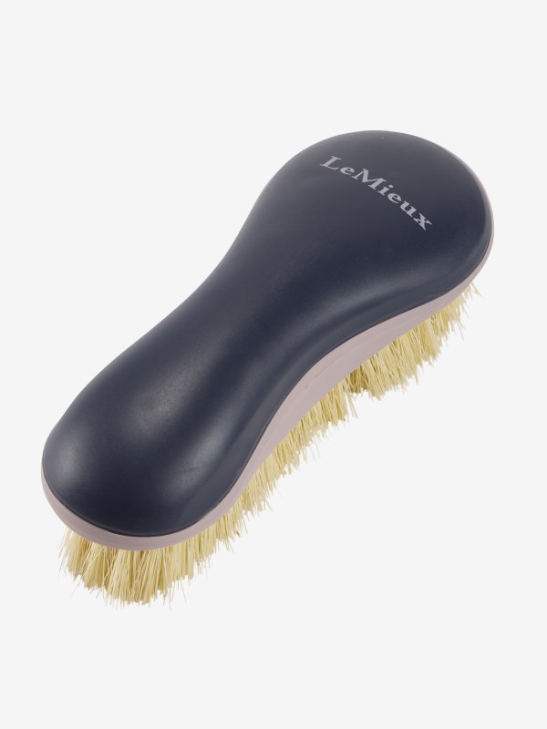 IT09406 product body brush navy 1
