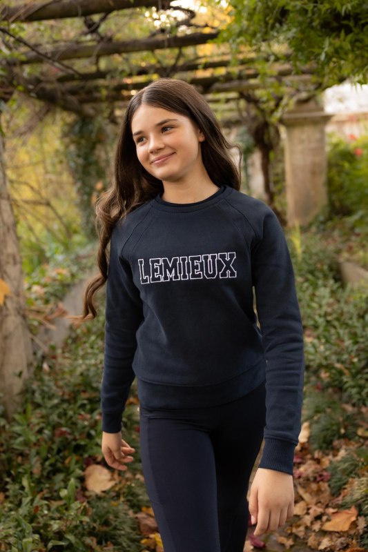 IT09497 lifestyle youngridershayvarsitycrew navy 002