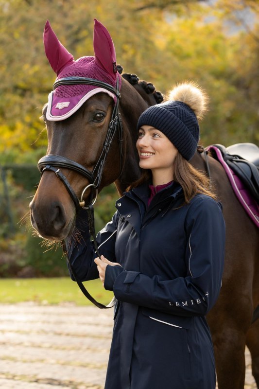 IT09584 lifestyle clara knit beanie navy 01