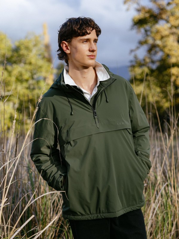 IT09670 lifestyle menswaterproofanorak olive 002